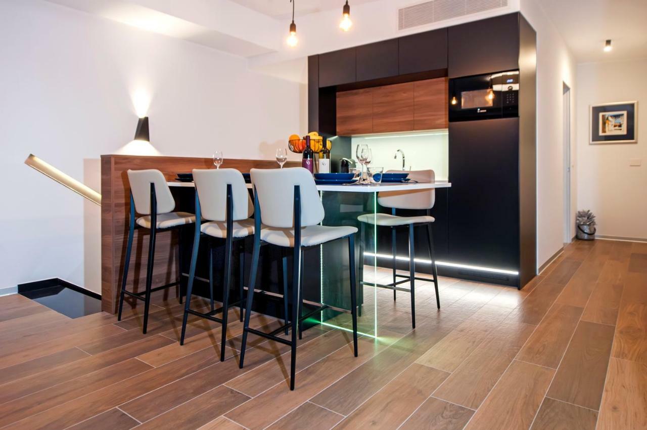 The Q Superior - A Penthouse With Jacuzzi And Sauna Rovinj Exterior photo